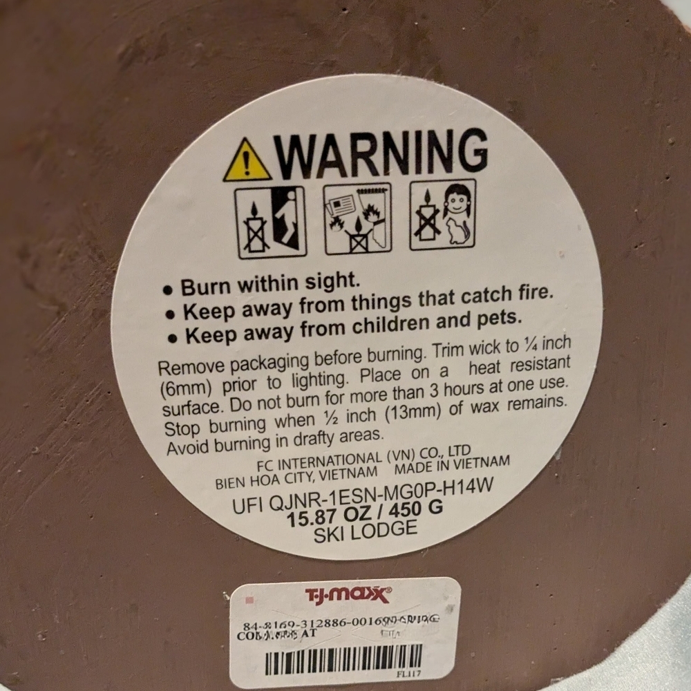 NEW ASPEN Ski Lodge 3D Scented Candle - Picture 6 of 7